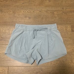 Lululemon Stroll at sundown short size 8